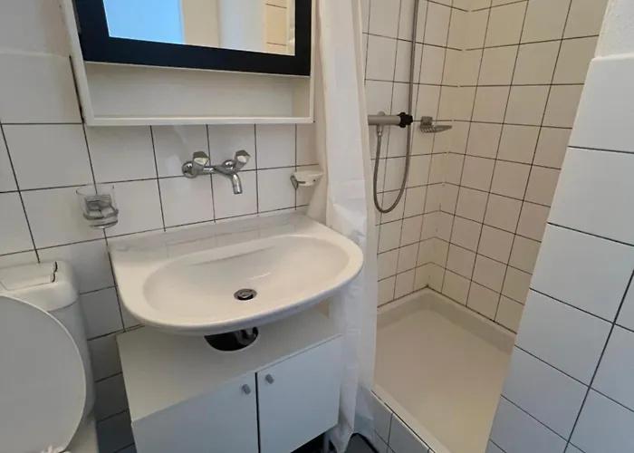 Suesse Naehe Der Aare Und Zentrum *