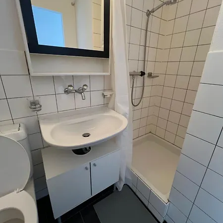 Süsse Nähe Der Aare Und Zentrum *